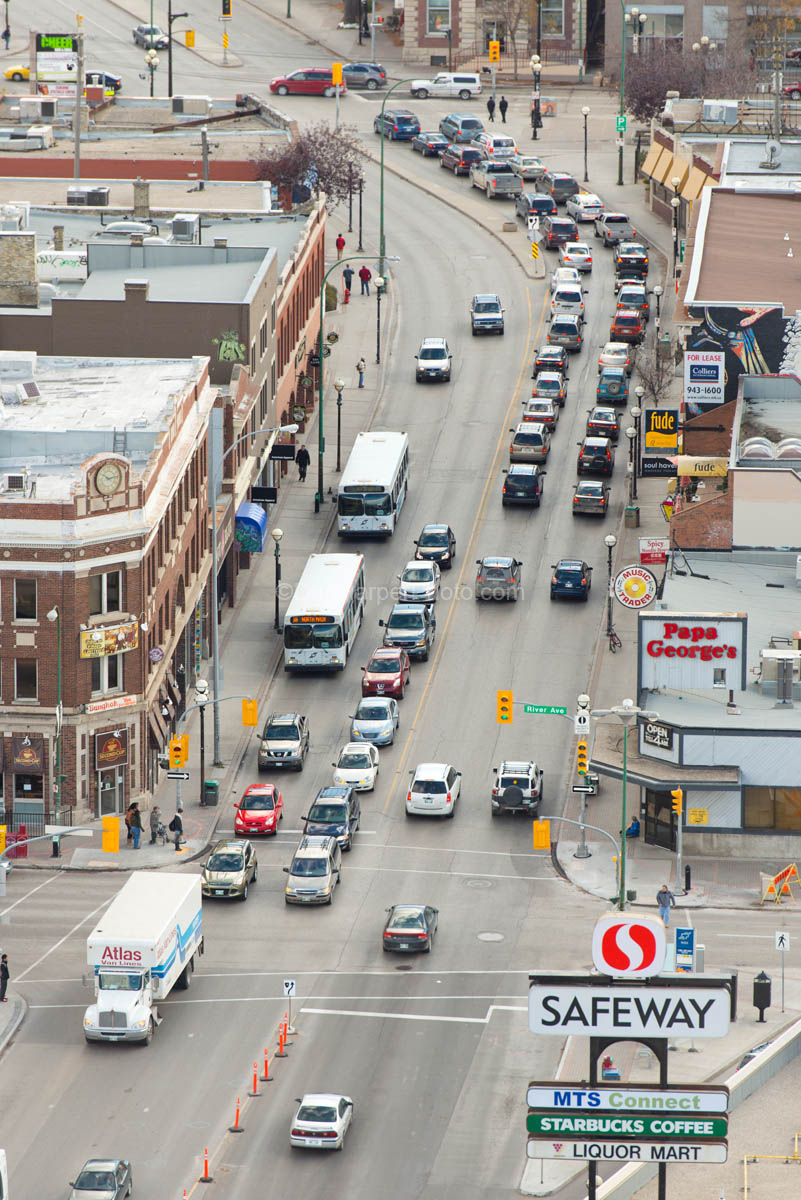 D80_5808_winnipeg_traffic