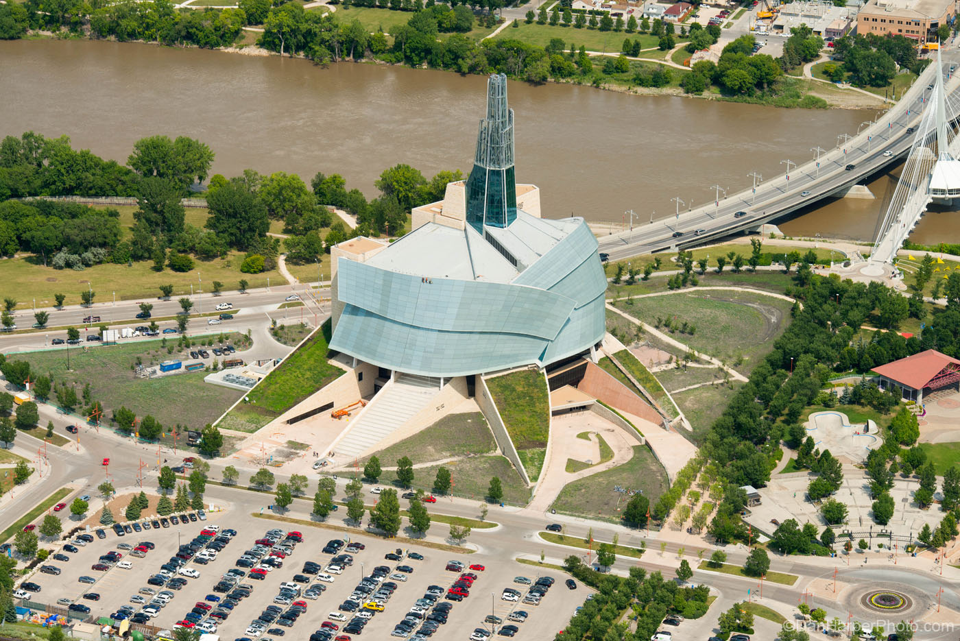 D80_2046museum_human_rights